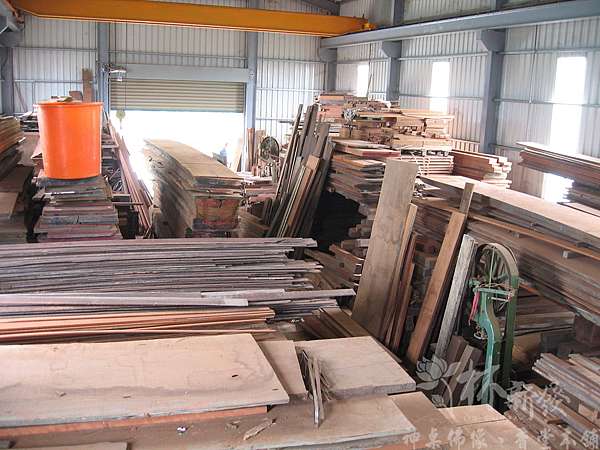 林新發神桌 林新發傢俱 台灣廠房介紹 愛台灣 就是要100 台灣手工 林新發神桌佛像佛俱行 居家佛堂設計 宮廟佛俱規劃 佛櫥 神桌 神像佛像雕刻 各式木工精雕 客製繡品 令旗神衣神帽 祖龕