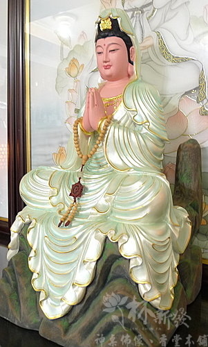 神發神藝-合掌觀音.白衣觀音大士(尺六原色.珍珠白作品) 神發神藝-合掌觀音.白衣觀音大士(尺六原色.珍珠白作品)