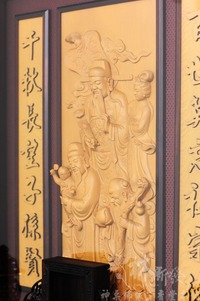 林新發神桌-二尺九黑紫檀禪風+福祿壽雕刻祖聯_009.jpg 林新發神桌-二尺九黑紫檀禪風+福祿壽雕刻祖聯_009.jpg