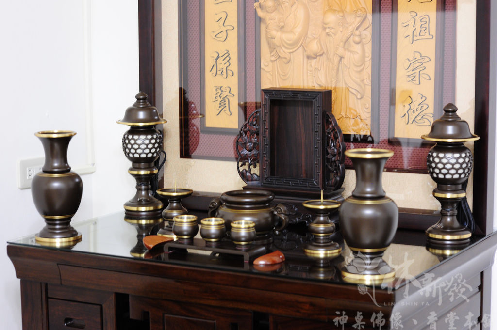 林新發神桌-二尺九黑紫檀禪風+福祿壽雕刻祖聯_006.jpg 林新發神桌-二尺九黑紫檀禪風+福祿壽雕刻祖聯_006.jpg