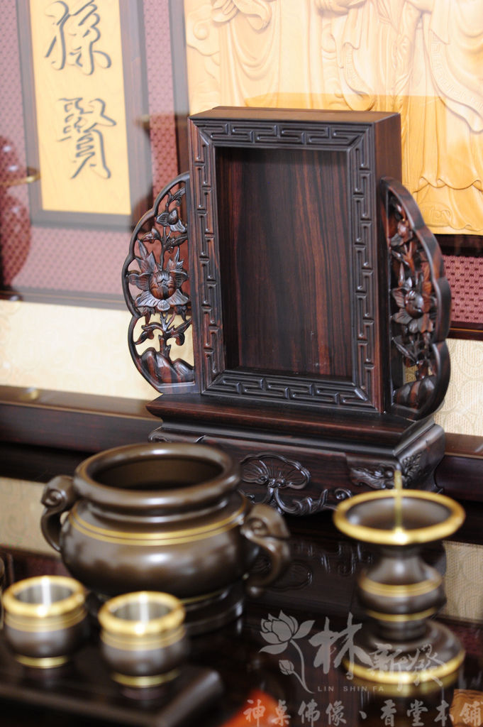 林新發神桌-二尺九黑紫檀禪風+福祿壽雕刻祖聯_007.jpg 林新發神桌-二尺九黑紫檀禪風+福祿壽雕刻祖聯_007.jpg