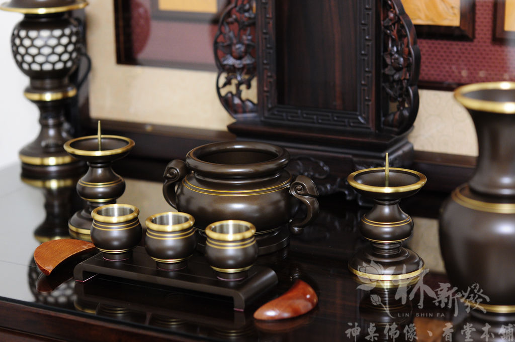 林新發神桌-二尺九黑紫檀禪風+福祿壽雕刻祖聯_008.jpg