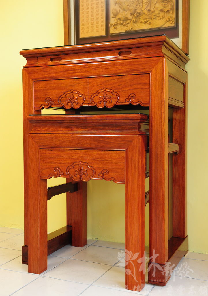 林新發國師手藝紅花梨神桌-二尺九高款新漢式(自在觀音雕刻)_04.JPG 林新發國師手藝紅花梨神桌-二尺九高款新漢式(自在觀音雕刻)_04.JPG