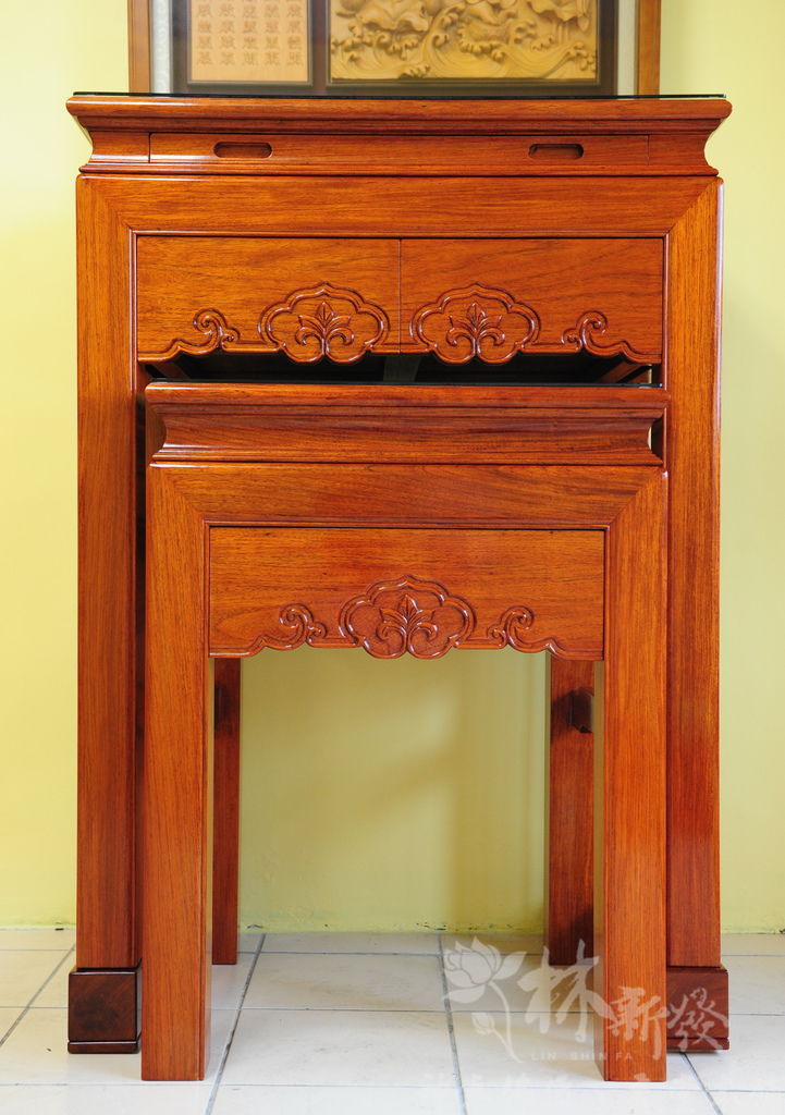 林新發國師手藝紅花梨神桌-二尺九高款新漢式(自在觀音雕刻)_03.JPG 林新發國師手藝紅花梨神桌-二尺九高款新漢式(自在觀音雕刻)_03.JPG