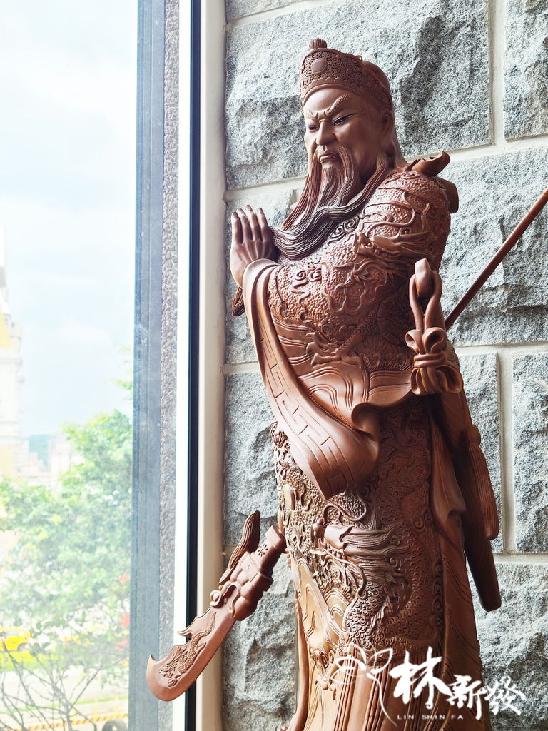 綠檀忠義千秋關聖帝君 (2).jpg