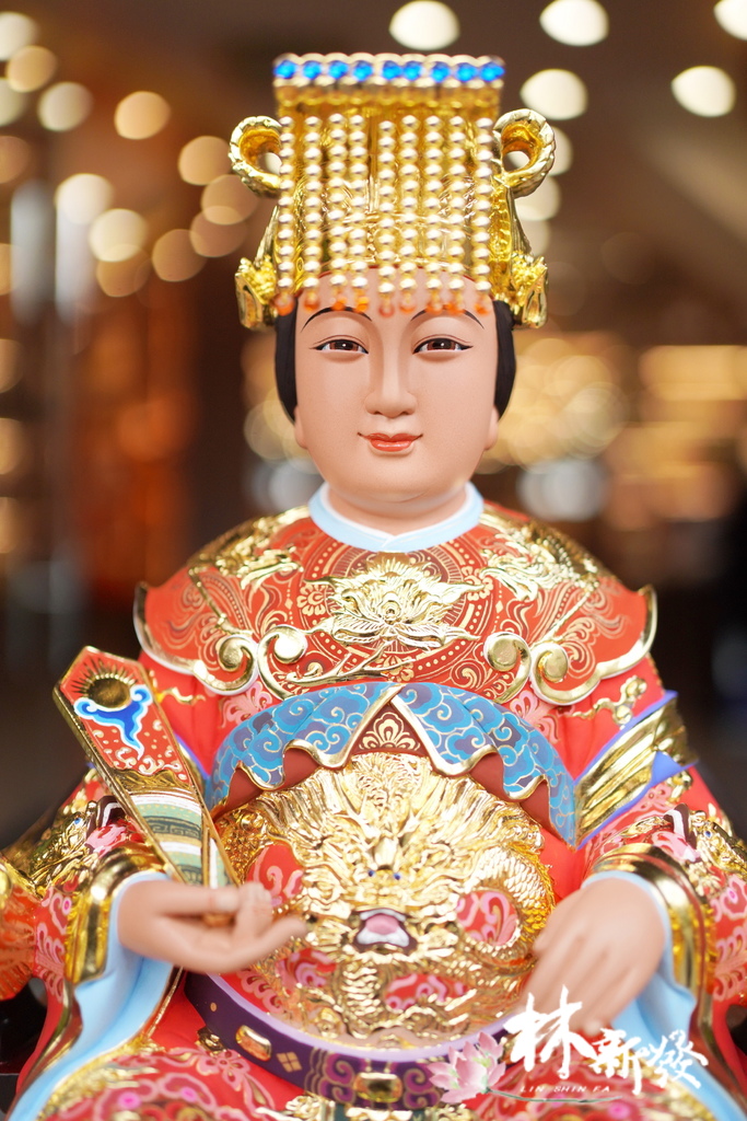 新發神藝 天上聖母 媽祖娘娘 粉紅系南式細彩 林新發神桌佛像佛俱行 居家佛堂設計 宮廟佛俱規劃 佛櫥 神桌 神像佛像雕刻 各式木工精雕 客製繡品 令旗神衣神帽 祖龕