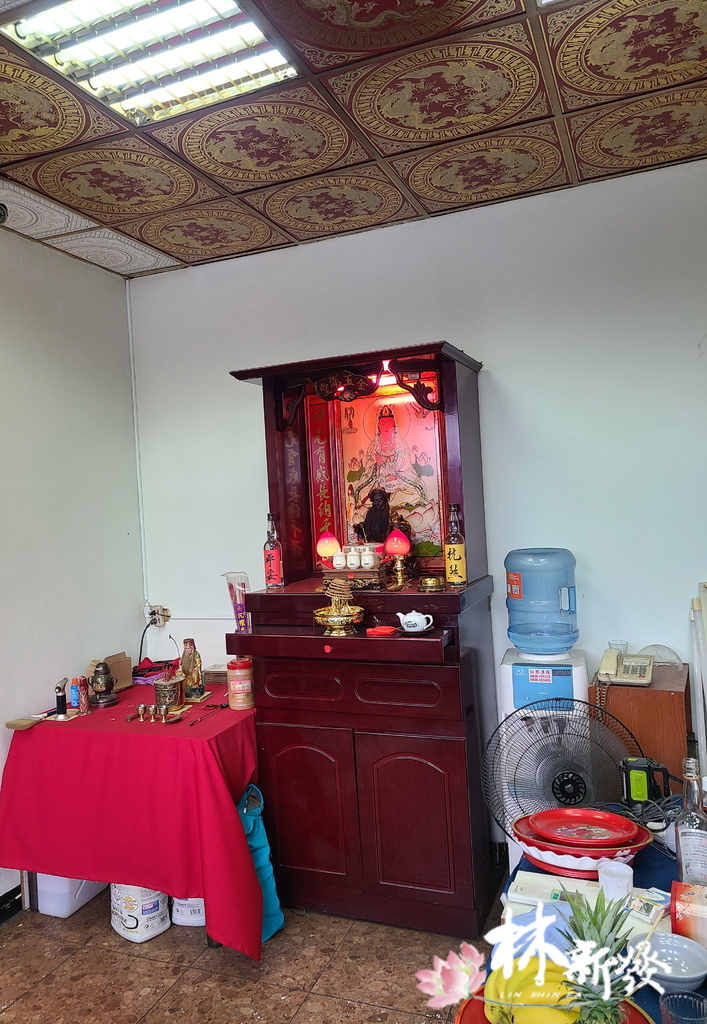 四尺二彎腳．招財進寶雕刻聯 (1).jpg