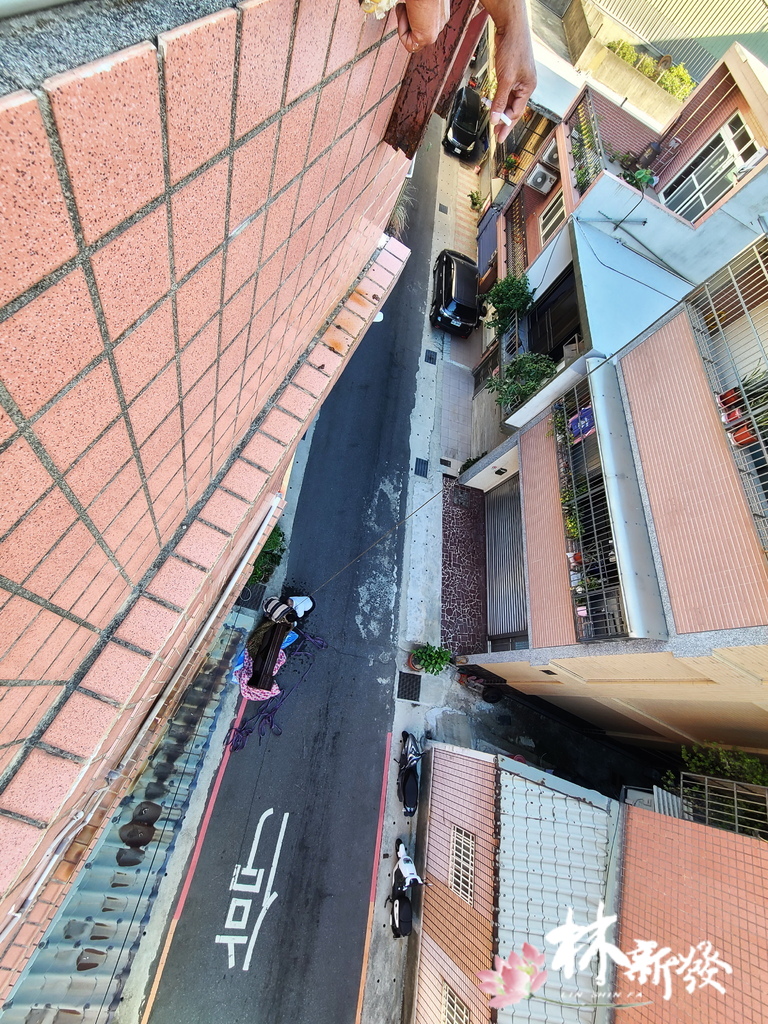 新發神桌-桶桌式神桌(黑紫檀.蓮花雕刻款/素面款) 新發神桌-桶桌式神桌(黑紫檀.蓮花雕刻款/素面款)