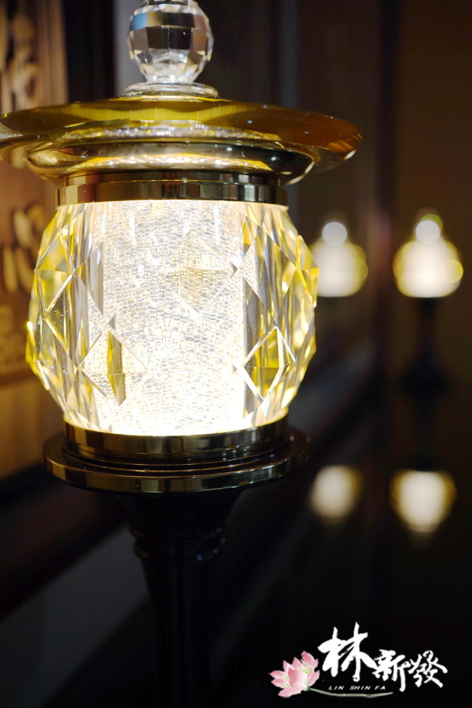 佛堂設計.漢式如意黑檀神桌.佛在心中.LOTUS晶鑽燈-001.JPG 佛堂設計.漢式如意黑檀神桌.佛在心中.LOTUS晶鑽燈-001.JPG