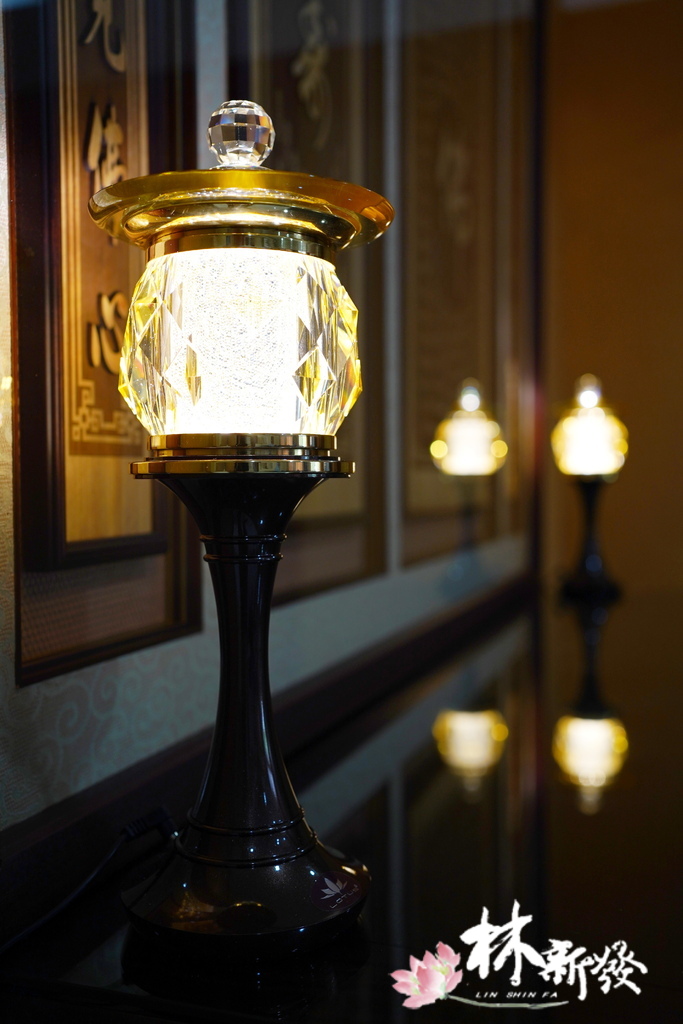 佛堂設計.漢式如意黑檀神桌.佛在心中.LOTUS晶鑽燈-009.JPG 佛堂設計.漢式如意黑檀神桌.佛在心中.LOTUS晶鑽燈-009.JPG