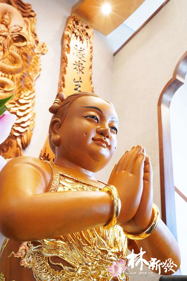 新發神藝-蓮花童子(合掌敬天。26與48公分創作)－林新發神桌佛像佛俱行