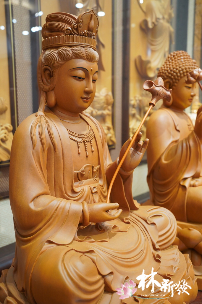 西方三聖梢楠作品-015.JPG 西方三聖梢楠作品-015.JPG