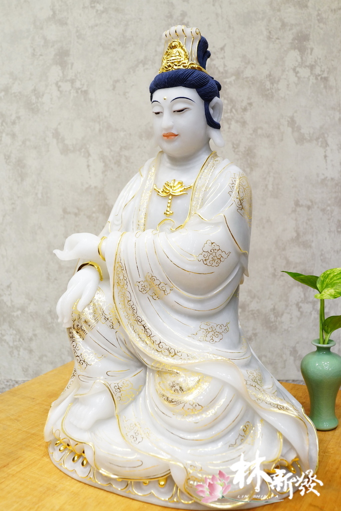 完成的白玉觀音作品-011.JPG