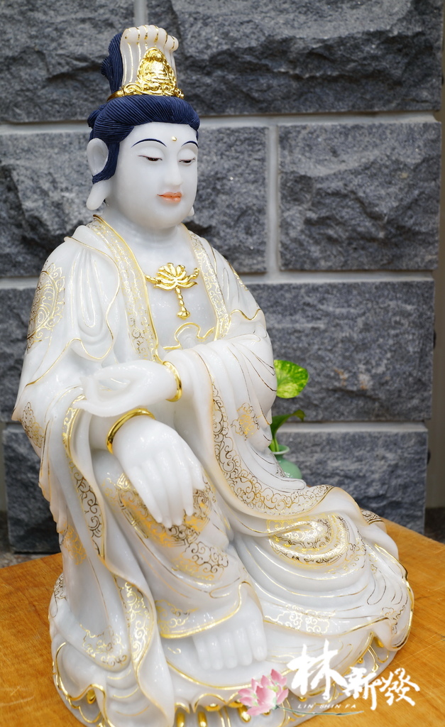 完成的白玉觀音作品-007.JPG