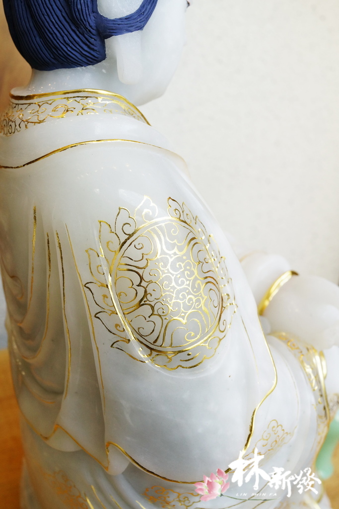 完成的白玉觀音作品-025.JPG