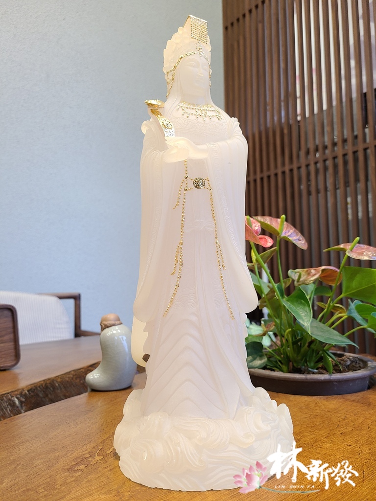 新發神藝-白玉湄洲媽祖.德化白瓷朝天媽祖 新發神藝-白玉湄洲媽祖.德化白瓷朝天媽祖