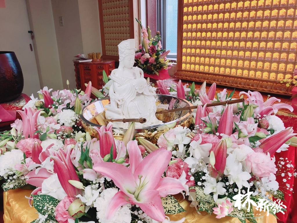 新發神藝-白玉湄洲媽祖．德化白瓷朝天媽祖