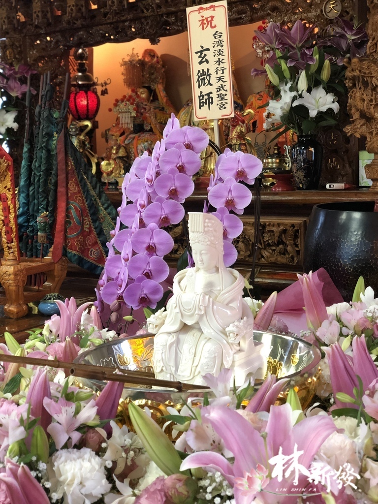 新發神藝-白玉湄洲媽祖.德化白瓷朝天媽祖 新發神藝-白玉湄洲媽祖.德化白瓷朝天媽祖