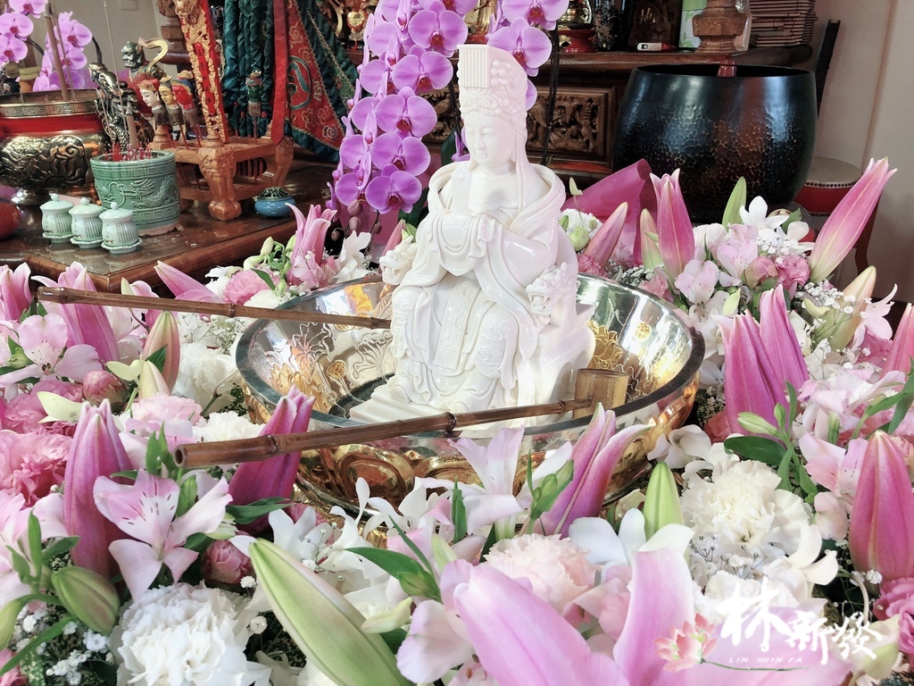 新發神藝-白玉湄洲媽祖.德化白瓷朝天媽祖 新發神藝-白玉湄洲媽祖.德化白瓷朝天媽祖