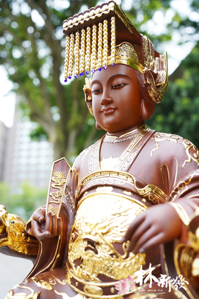 20240601-綠檀媽祖娘娘描金完成尺六作品-001.JPG 20240601-綠檀媽祖娘娘描金完成尺六作品-001.JPG