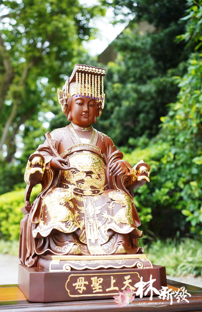 20240601-綠檀媽祖娘娘描金完成尺六作品-002.JPG 20240601-綠檀媽祖娘娘描金完成尺六作品-002.JPG