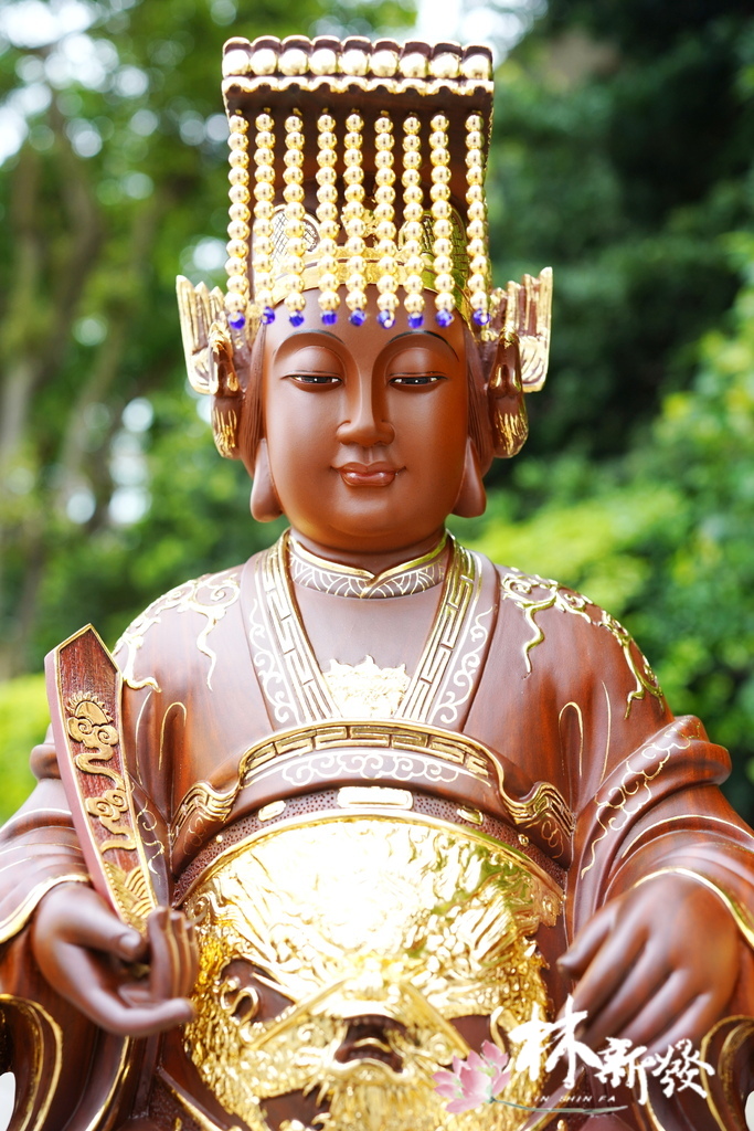 20240601-綠檀媽祖娘娘描金完成尺六作品-008.JPG 20240601-綠檀媽祖娘娘描金完成尺六作品-008.JPG