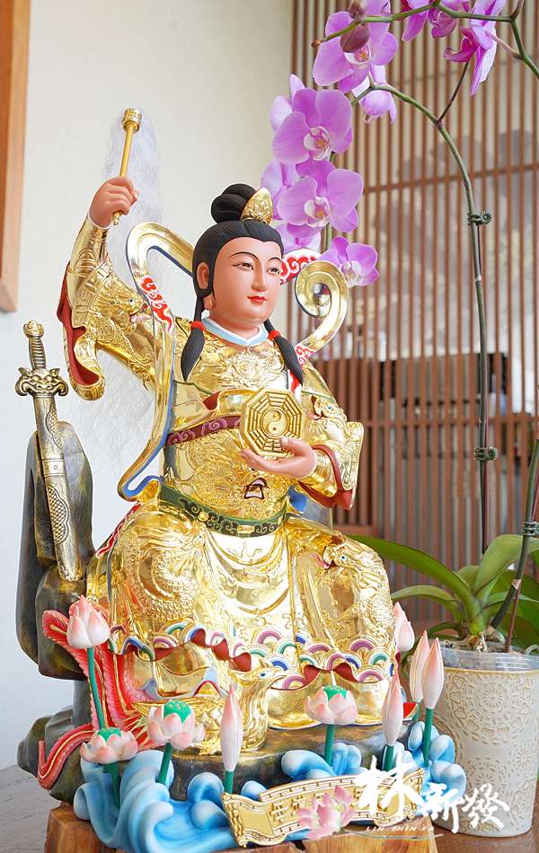 新發神藝-九天娘娘(水景九蓮．山岩鳳凰體．金身作品)－林新發神桌佛像