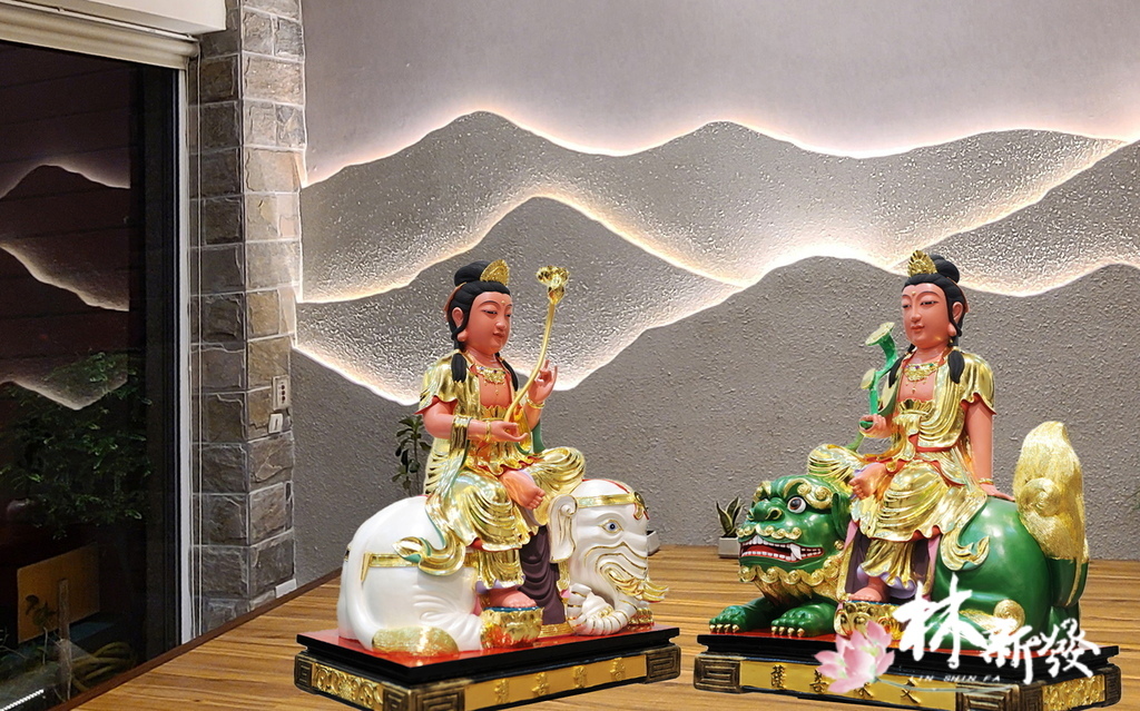 二尺二樟木文殊普賢按金完成 (1).jpg 二尺二樟木文殊普賢按金完成 (1).jpg