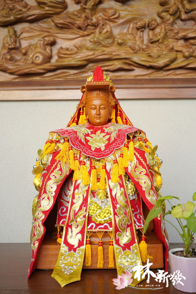 眾神新衣-觀音衣．太子甲．土地衣．聖母袍．王爺龍袍