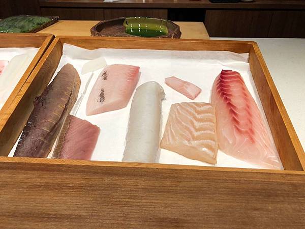 台南食記 城前鮨sushi 初嚐台南江戶前無菜單日本料理平日午間套餐中的魚料讓人驚豔 壽司羊的美食旅行 台南食記 城前鮨sushi 初嚐台南江戶前無菜單日本料理平日午間套餐中的魚料讓人驚豔 壽司羊的美食旅行