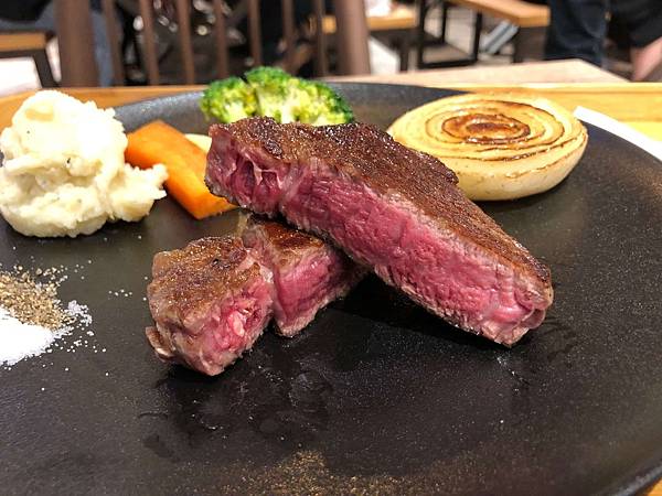 [食記] 高雄漢神 比爾比夫乾式熟成牛排 肉多味普