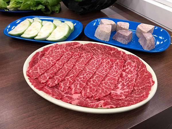 [食記] 新新園汕頭火鍋 天堂牛肉真能上天堂？？?