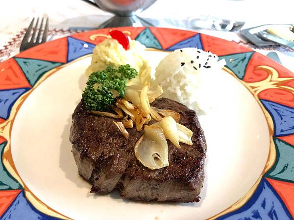 [食記] 綠洲布丁簡餐 美國第七艦隊懷舊西餐廳