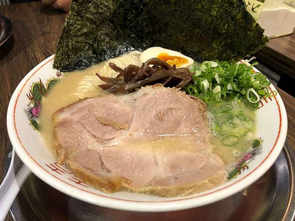 [食記] 台南 中華そば寶來軒 濃郁的豚骨拉麵