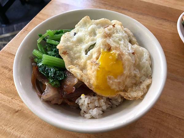[食記] 車記過魚湯 蝦米飯 超平價學生小吃攤