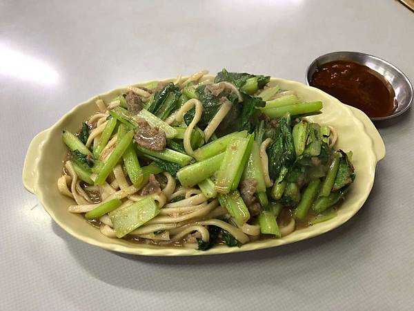 [食記] 高雄 閣再來羊肉 青菜很多的羊肉炒麵 