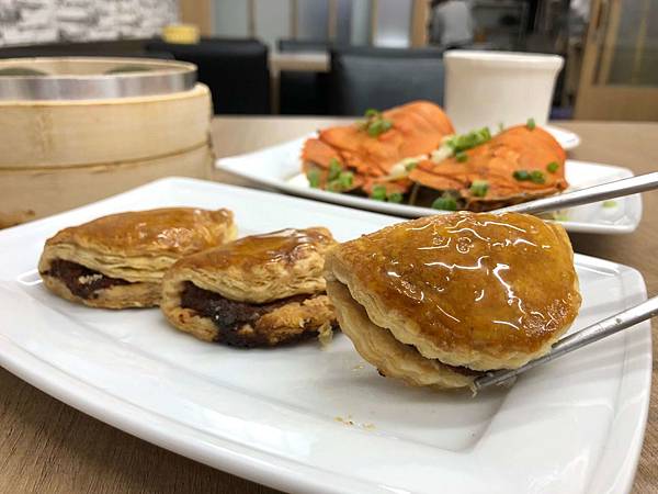 [食記] 蒸籠門客棧 消夜港點小店 特別的蒜蓉蟬蝦