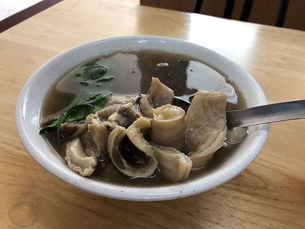 [食記] 88牛雜湯 牛肉燴飯醬料多，牛雜湯料多多