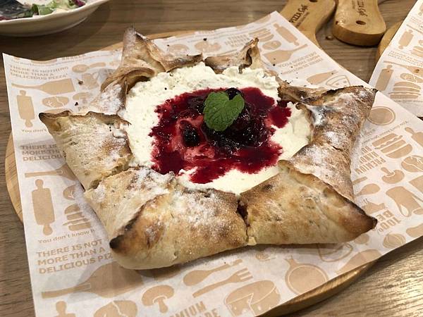 [食記] Tino's Pizza 堤諾河堤店 四重乳酪披薩