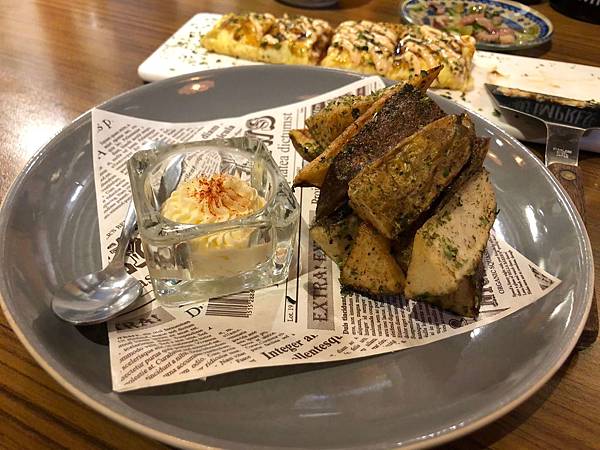 [食記] 手刀串燒 日式居酒屋 燒燙燙的炸牡蠣