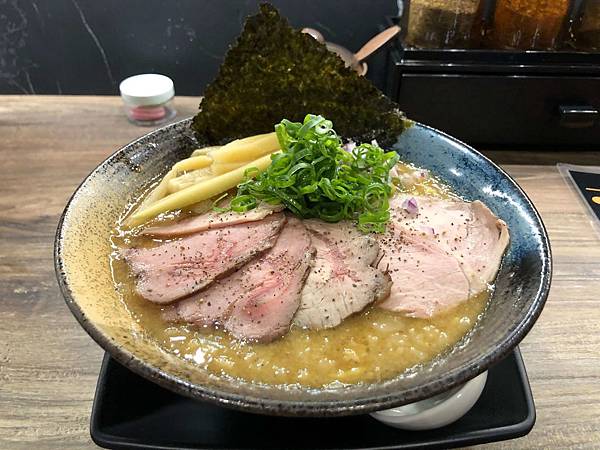 [食記] 鳳山拉麵 新開幕 誠拉麵まこと 超濃郁