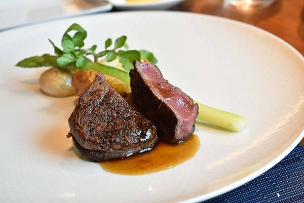 [食記] 晶英 Grill Ukai 牛排館 午間限定套餐