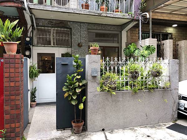 [食記] 高雄 住牙 低調甜點店 有點黏性的布朗尼