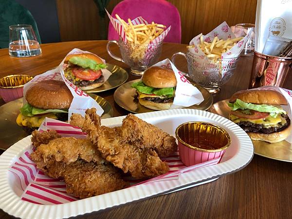 [食記] 高雄 癮肉洋食 INN NIKU 日本A5和牛起司堡