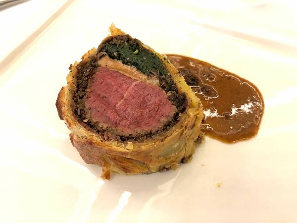 [食記] Le Lumiere 淥米薾 威靈頓牛排 香煎鵪鶉