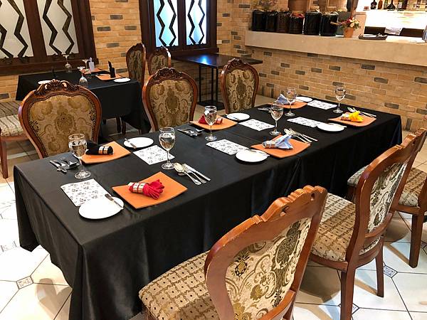 [食記] 國立高雄餐旅大學 西餐廳 一週只開放一天