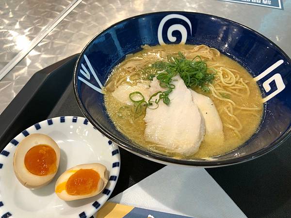 [食記] 咕咕雞白湯拉麵 漢神巨蛋 意外的香醇濃郁
