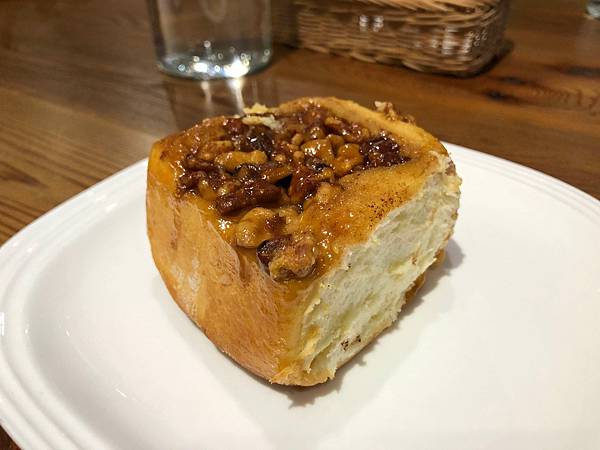 [食記] 台北 Miss V Bakery 冠軍肉桂捲焦糖黏黏包