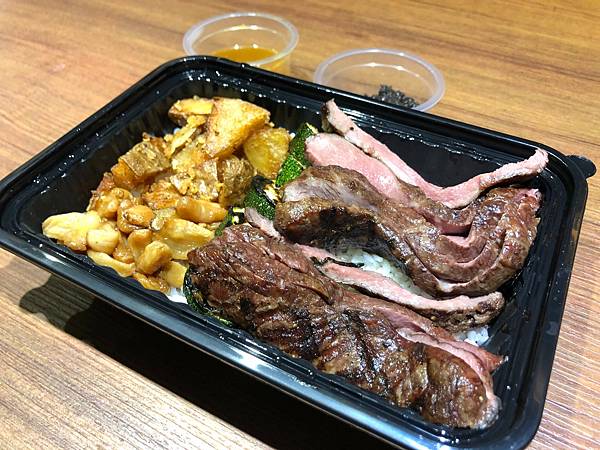 [食記] 高雄 格禮氏牛排 有點特別的老饕牛排餐盒