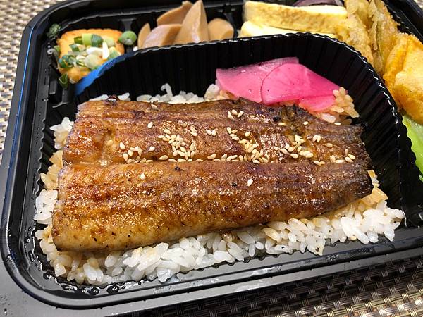 [食記] 高雄 三鰻 うな重 超便宜的炭香味鰻魚飯